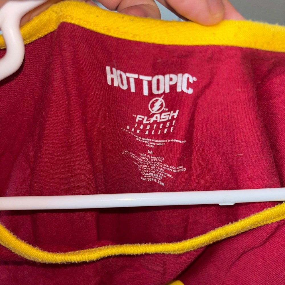 Hot Topic FLASH Tank Top - Picture 2 of 2